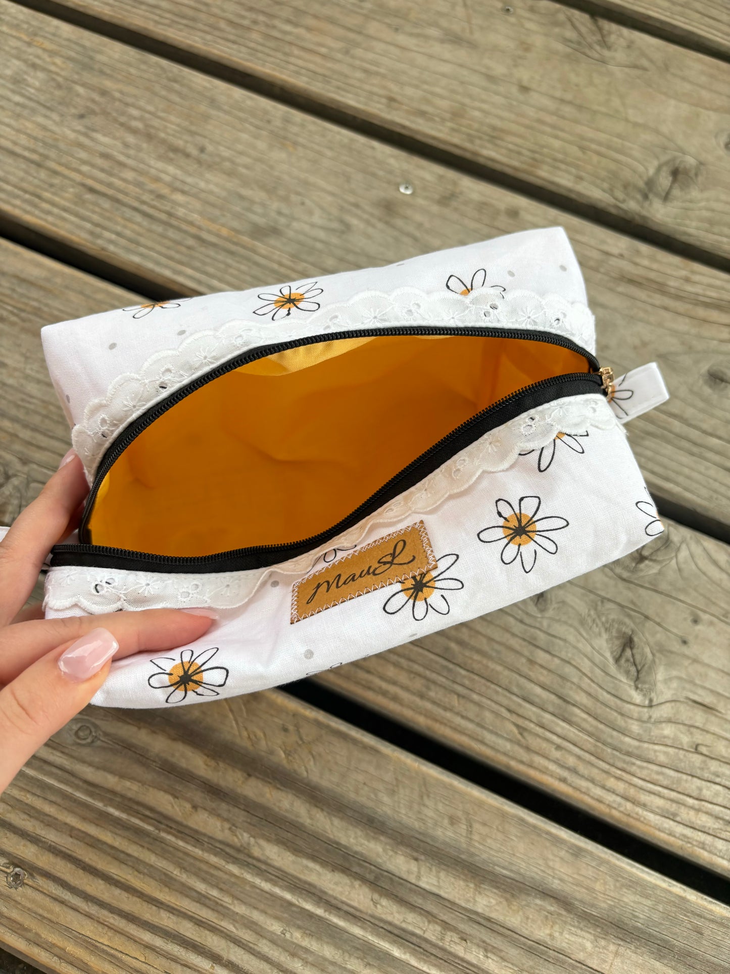 Große Kulturtasche mit Gänseblümchen