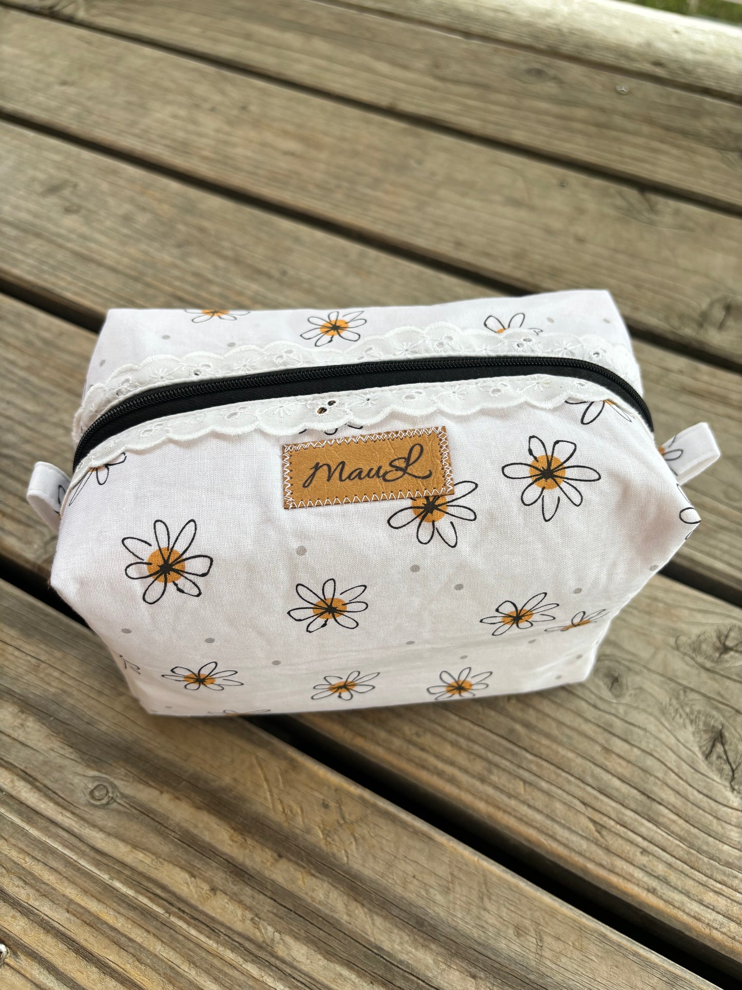 Große Kulturtasche mit Gänseblümchen